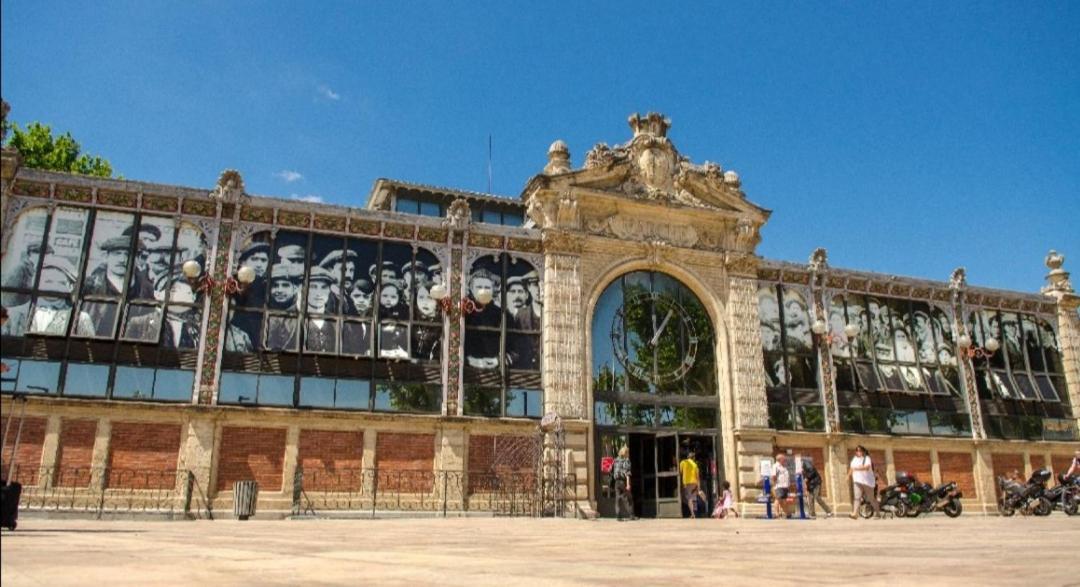 Le Belfort 1 Studio Lumineux Quartier Historique Les Halles 나르본 외부 사진